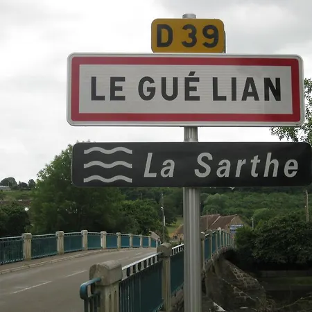 Le Petitepinay Et Bed and Breakfast *