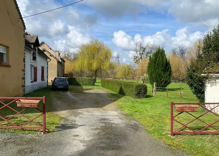 Le Petitepinay Et Panzió